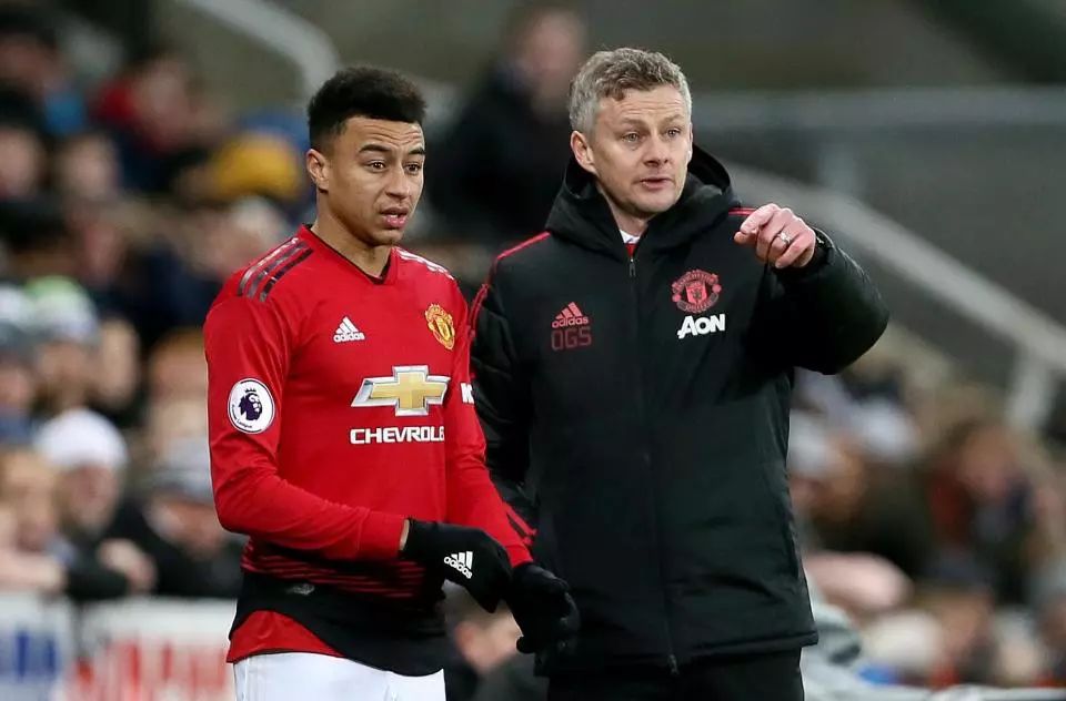 两翼球员的 两翼球员的